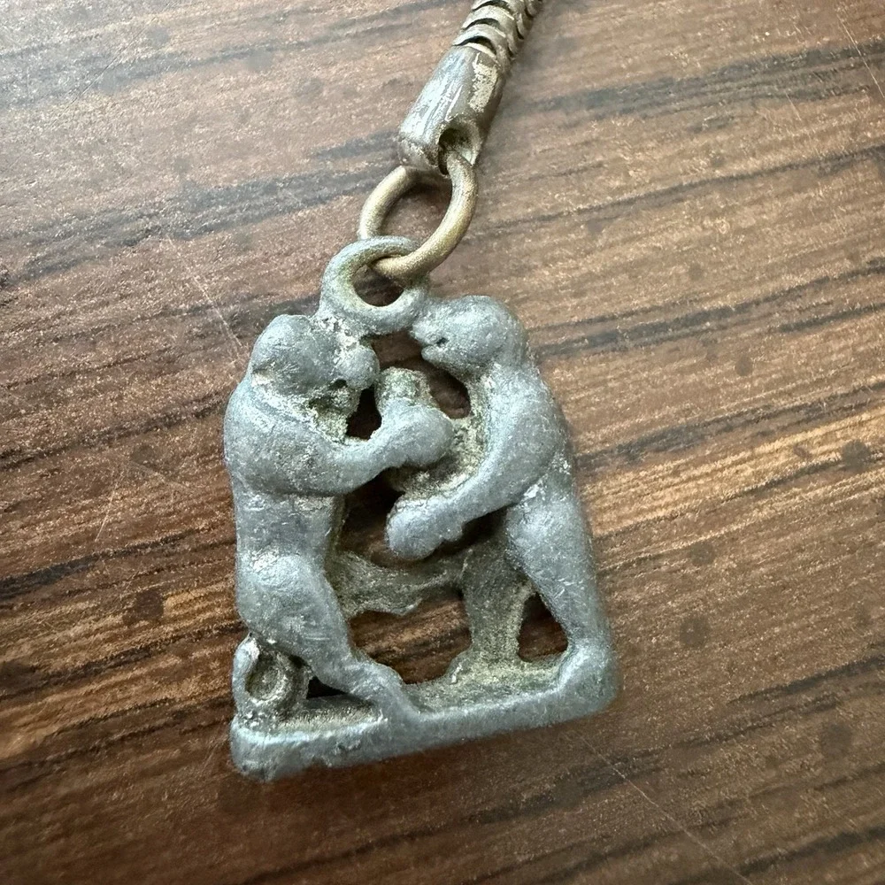 Vintage Wall Street Boxing Bear And Bull Pewter Keychain Novelty Charm